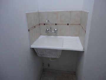 VENTA DE EXCELENTE DUPLEX 3 AMBIENTES EN LUIS GUILLÓN - 4 COCHERAS