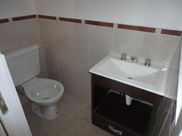 VENTA DE EXCELENTE DUPLEX 3 AMBIENTES EN LUIS GUILLÓN - 4 COCHERAS