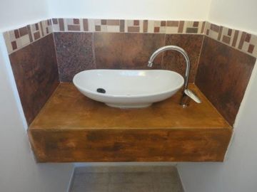 VENTA DE EXCELENTE DUPLEX 3 AMBIENTES EN LUIS GUILLÓN - 4 COCHERAS