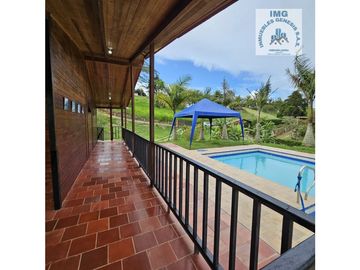 ref 898a lago calima/ en parcelación /vendo casa campestre