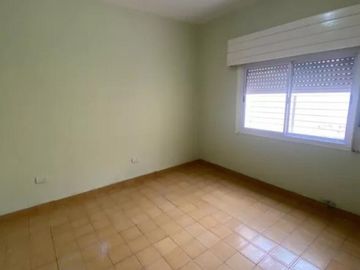 Casa de 4 ambientes en muy buen estado