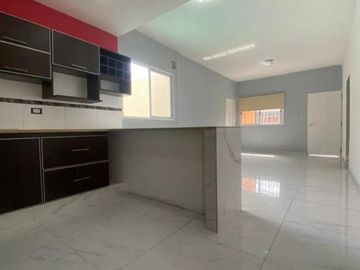 Casa de 4 ambientes en muy buen estado