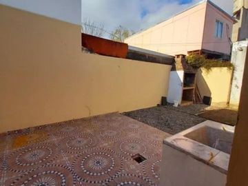 Casa de 4 ambientes en muy buen estado
