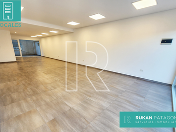 #AlquilerRUKAN | Local Comercial | Barrio CENTRO | Calle BERNARDINO DEL HOYO | Caleta Olivia.-