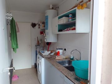 CASA 2 DORM, IMPECABLE, MUY BUEN LOTE