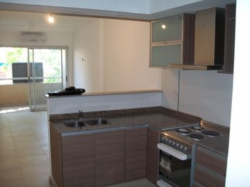 AMPLÍSIMO 2 AMBIENTES CON BALCON AL FRENTE TODO ELECTRICO GRAN CALIDAD EXELENTE ESTADO