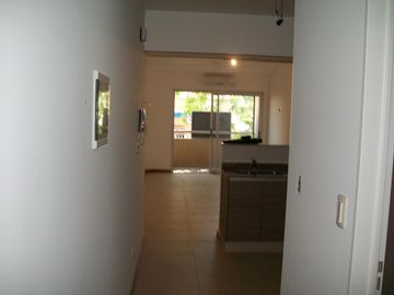 AMPLÍSIMO 2 AMBIENTES CON BALCON AL FRENTE TODO ELECTRICO GRAN CALIDAD EXELENTE ESTADO