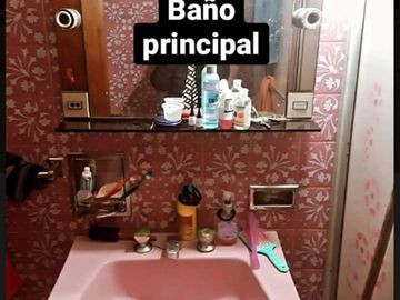 CASA EN PLANTA ALTA DE 3 AMBIENTES CON COCHERA.