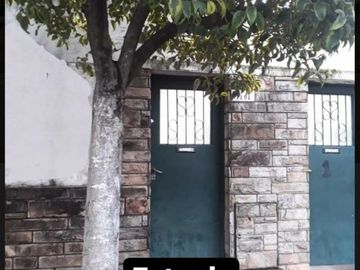 CASA EN PLANTA ALTA DE 3 AMBIENTES CON COCHERA.
