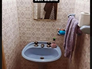 CASA EN PLANTA ALTA DE 3 AMBIENTES CON COCHERA.