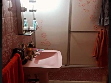 CASA EN PLANTA ALTA DE 3 AMBIENTES CON COCHERA.