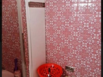 CASA EN PLANTA ALTA DE 3 AMBIENTES CON COCHERA.