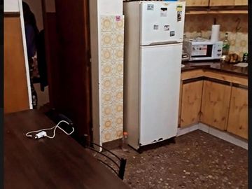 CASA EN PLANTA ALTA DE 3 AMBIENTES CON COCHERA.