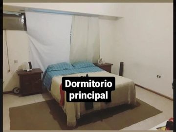 CASA EN PLANTA ALTA DE 3 AMBIENTES CON COCHERA.