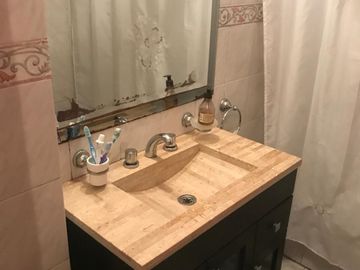 VENTA - TAPIALES - EXCELENTE DUPLEX 4 AMBIENTES CON GARAJE  AL FRENTE