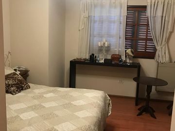 VENTA - TAPIALES - EXCELENTE DUPLEX 4 AMBIENTES CON GARAJE  AL FRENTE