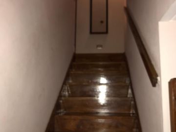 VENTA - TAPIALES - EXCELENTE DUPLEX 4 AMBIENTES CON GARAJE  AL FRENTE