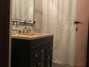 VENTA - TAPIALES - EXCELENTE DUPLEX 4 AMBIENTES CON GARAJE  AL FRENTE