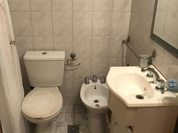 VENTA - TAPIALES - EXCELENTE DUPLEX 4 AMBIENTES CON GARAJE  AL FRENTE