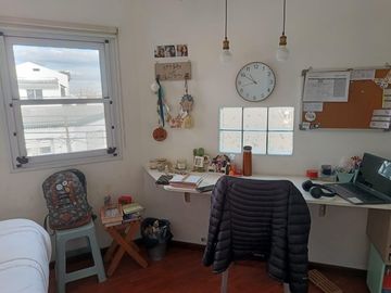LOCAL COMERCIAL EN ESQUINA SOBRE AVENIDA CON VIVIENDA EN PLANTA ALTA, SUBDIVIDIO BAJO PH