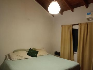 LOCAL COMERCIAL EN ESQUINA SOBRE AVENIDA CON VIVIENDA EN PLANTA ALTA, SUBDIVIDIO BAJO PH
