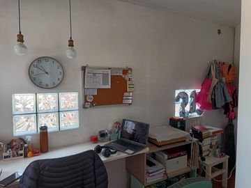 LOCAL COMERCIAL EN ESQUINA SOBRE AVENIDA CON VIVIENDA EN PLANTA ALTA, SUBDIVIDIO BAJO PH