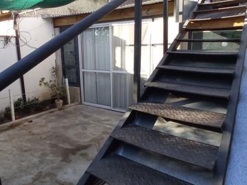 LOCAL COMERCIAL EN ESQUINA SOBRE AVENIDA CON VIVIENDA EN PLANTA ALTA, SUBDIVIDIO BAJO PH
