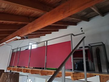 LOCAL COMERCIAL EN ESQUINA SOBRE AVENIDA CON VIVIENDA EN PLANTA ALTA, SUBDIVIDIO BAJO PH