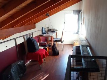 LOCAL COMERCIAL EN ESQUINA SOBRE AVENIDA CON VIVIENDA EN PLANTA ALTA, SUBDIVIDIO BAJO PH
