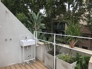 NUÑEZ - Excelente Monoambiente Divisible con detalles de Categoria con Balcón. Amenities
