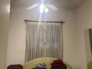CASA EN ESQUINA DE TRES AMB CON PATIO Y TERRAZA CON SEGUNDO BAÑO Y QUINCHO