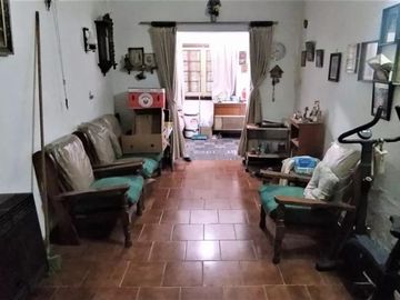 VENTA - CASA 4 AMB. 135M2 CUB./GARAGE/FDO. LIBRE/ LOTE 10X45