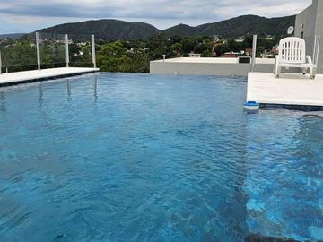 EXCELENTE CASA DE GRAN CATEGORIÍA EN VENTA EN VILLA CARLOS PAZ, EN COUNTRY DE ALTO NIVEL. Seguridad