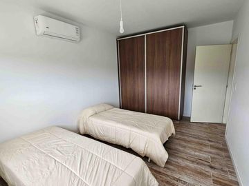 EXCELENTE CASA DE GRAN CATEGORIÍA EN VENTA EN VILLA CARLOS PAZ, EN COUNTRY DE ALTO NIVEL. Seguridad