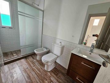 EXCELENTE CASA DE GRAN CATEGORIÍA EN VENTA EN VILLA CARLOS PAZ, EN COUNTRY DE ALTO NIVEL. Seguridad