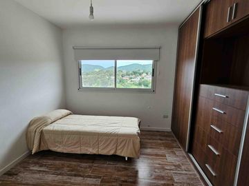 EXCELENTE CASA DE GRAN CATEGORIÍA EN VENTA EN VILLA CARLOS PAZ, EN COUNTRY DE ALTO NIVEL. Seguridad