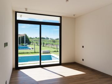 Casa 4 ambientes en Barrio Cerrado San Ramiro a estrenar