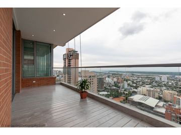 VENDO APARTAMENTO DE LUJO EN EL SECTOR DEL GOLF