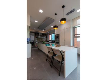 VENDO APARTAMENTO DE LUJO EN EL SECTOR DEL GOLF