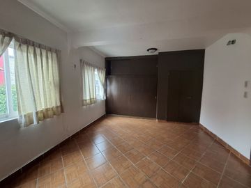 CASA VENTA AV TEPEYAC, 4 REC, 3 ESTACIONAMIENTOS