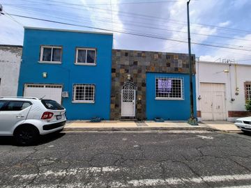 CASA VENTA AV TEPEYAC, 4 REC, 3 ESTACIONAMIENTOS