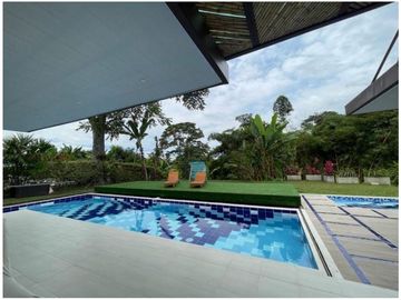 Casa campestre en conjunto cerrado en venta sector Aeropuerto