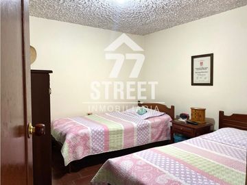 Primer piso en venta en Santa Inés