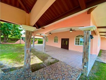 VENDO CASA EN SANTA CLARA