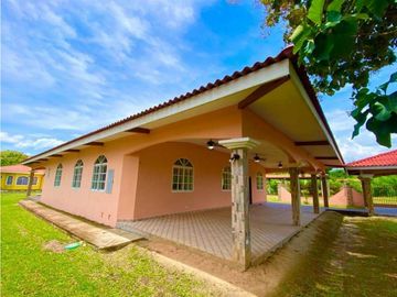 VENDO CASA EN SANTA CLARA
