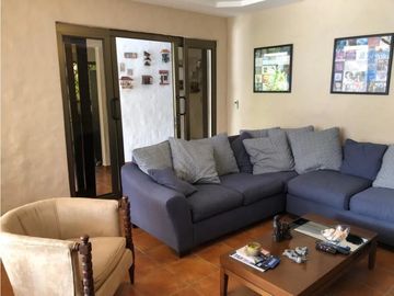 VENDO AMPLIA PROPIEDAD CON 2 CASAS EN PUNTA BARCO $725.000!!!