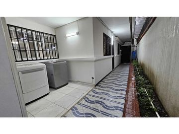 VENDO HERMOSA Y AMPLIA CASA EN LA ALAMEDA $475000!!!