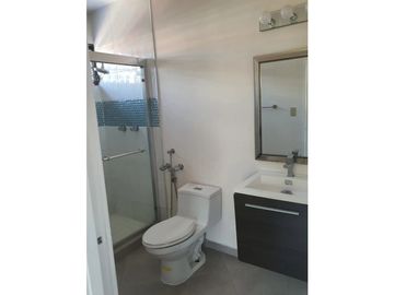 VENDO HERMOSA Y AMPLIA CASA EN LA ALAMEDA $475000!!!