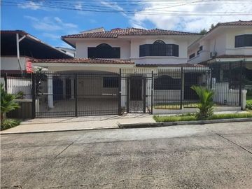 VENDO HERMOSA Y AMPLIA CASA EN LA ALAMEDA $475000!!!