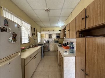 Se Vende Casa en Urbanizacion La Ermita, Las Tablas